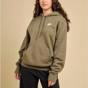 Nike Women's Green Pullover Hoodie & Pants